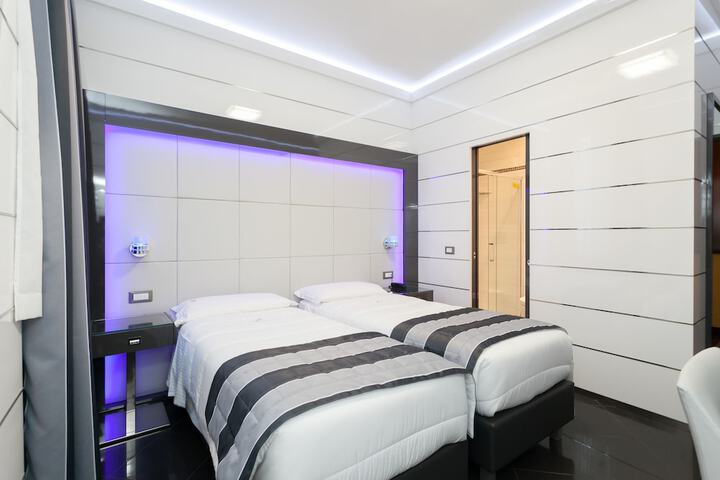 Room 8 of 63