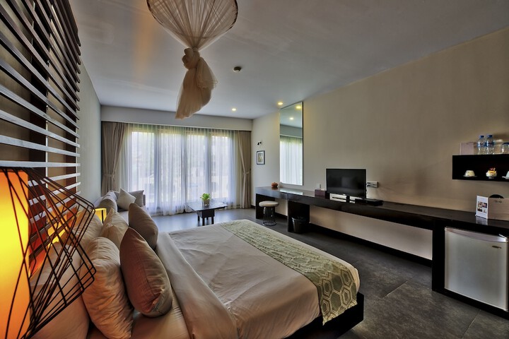 Room 15 of 104