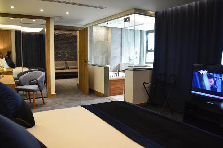 Room 2 of 36