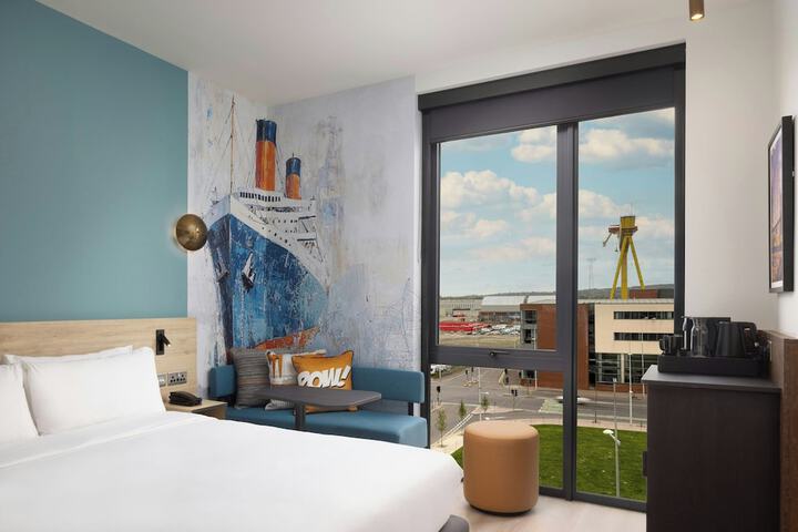 Room 16 of 80