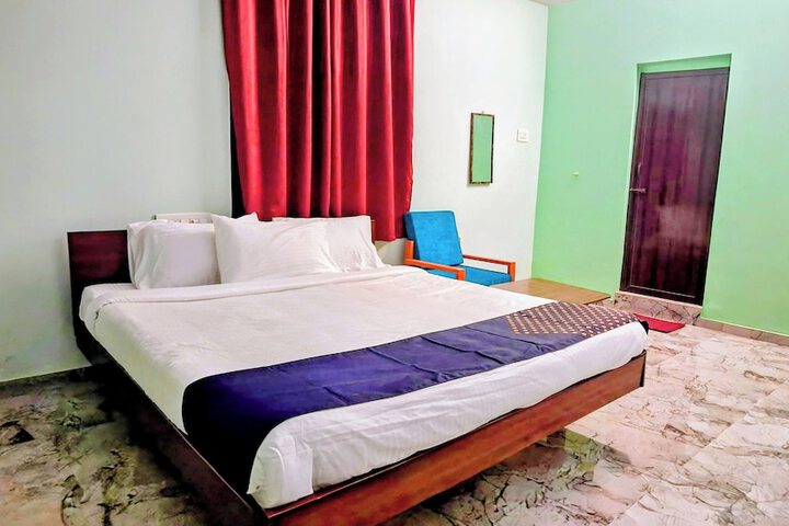 Room 6 of 63