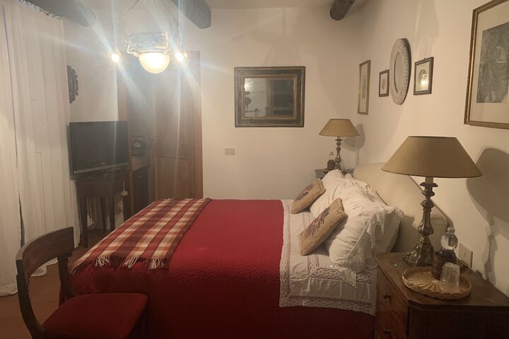 Room 102 of 170