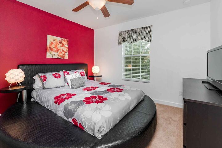 Room 6 of 24