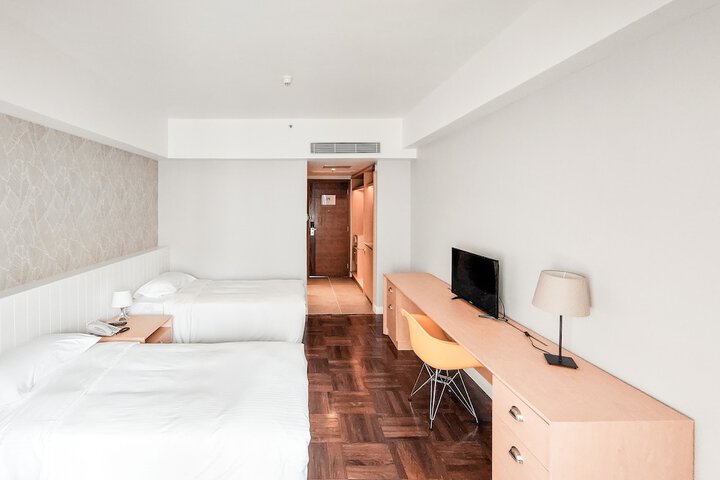 Room 8 of 31