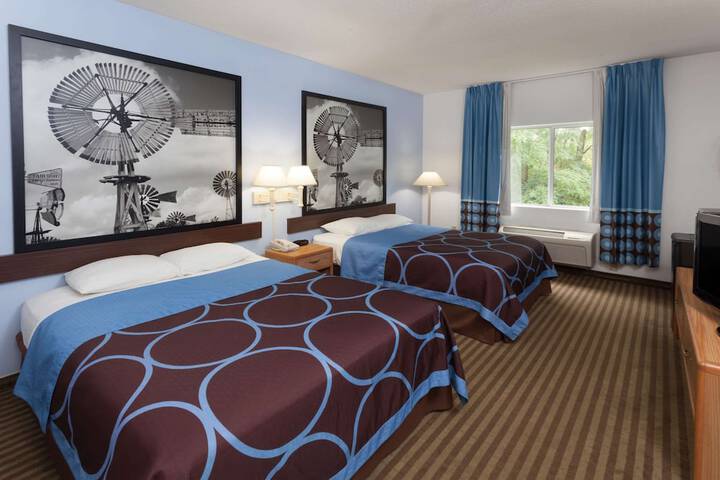 2 Queen Beds (6 of 6)