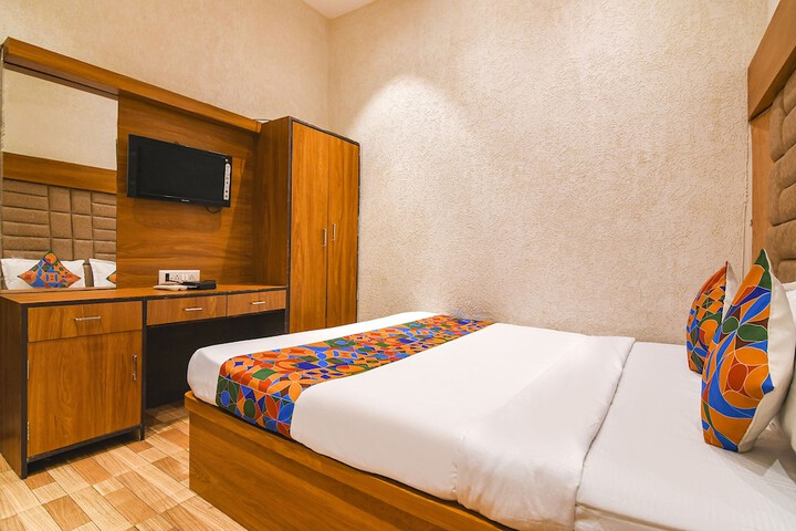 Room 31 of 38
