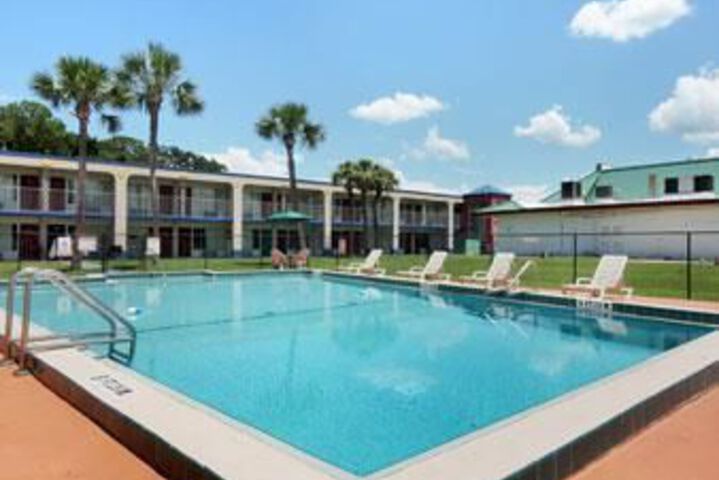 Pool 22 of 24