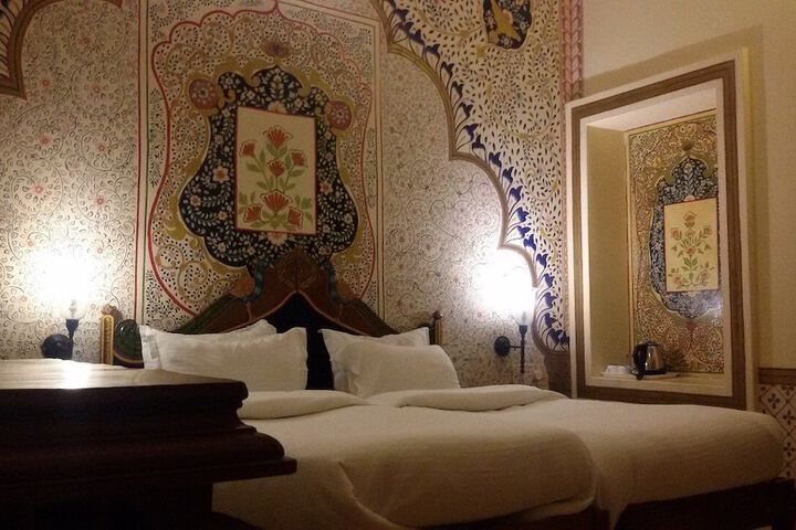 Room 12 of 39