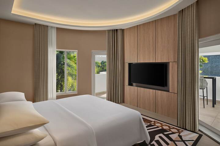 Room 40 of 102