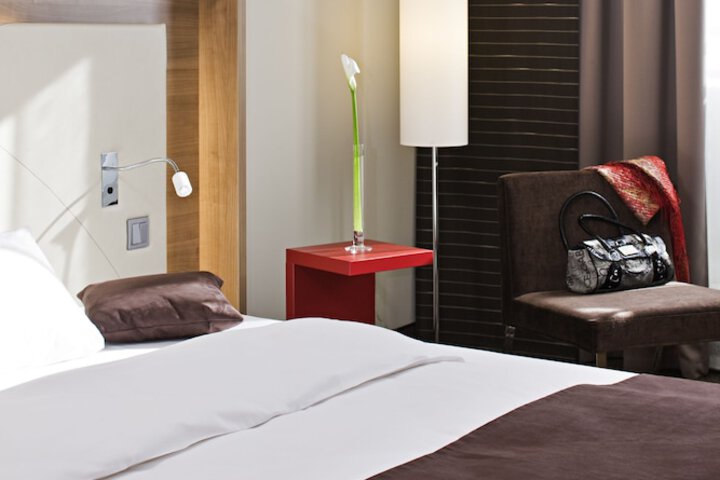 Room 10 of 160