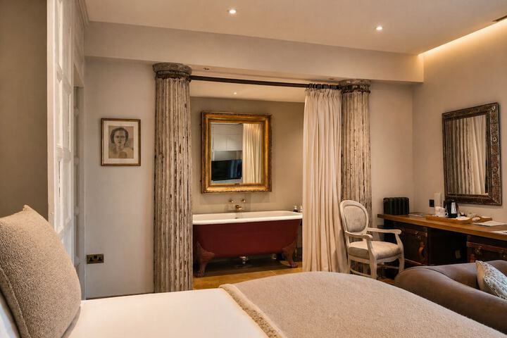 Room 52 of 124