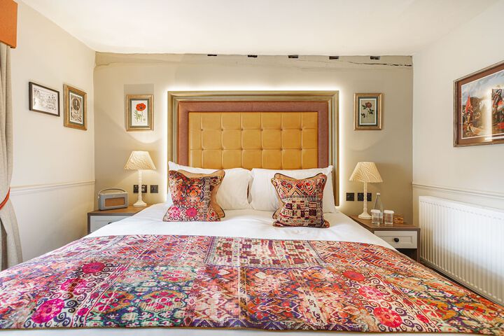 Room 16 of 38