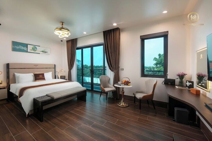 Room 9 of 31