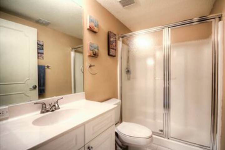 Room 8 of 32