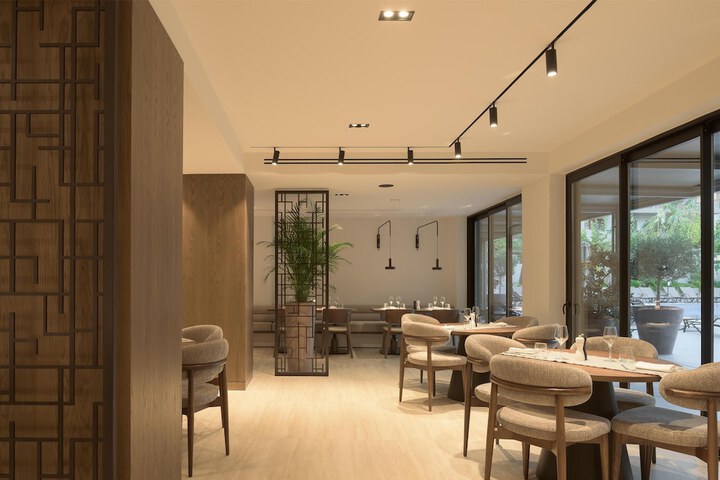 Dining 274 of 357
