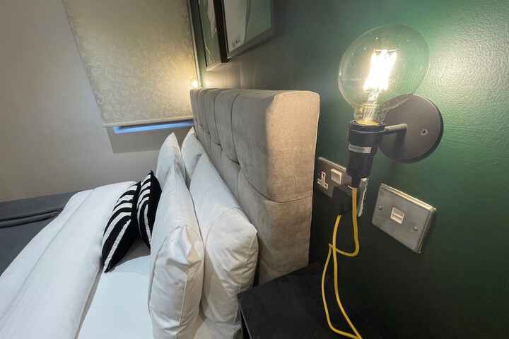 Room 42 of 296