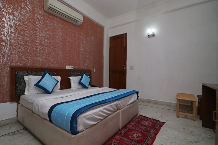 Room 16 of 27