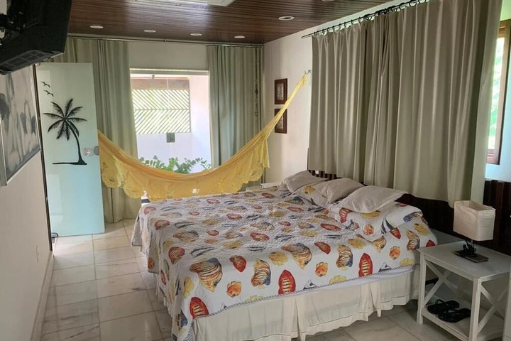 Room 6 of 25