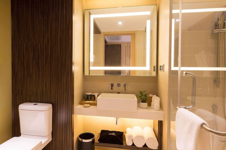 Room 18 of 36