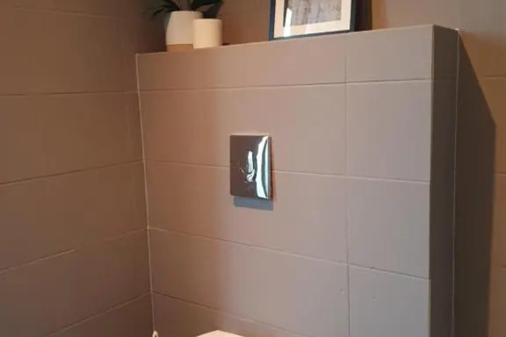 Room 8 of 11