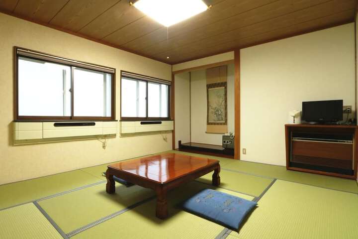 Room 12 of 50