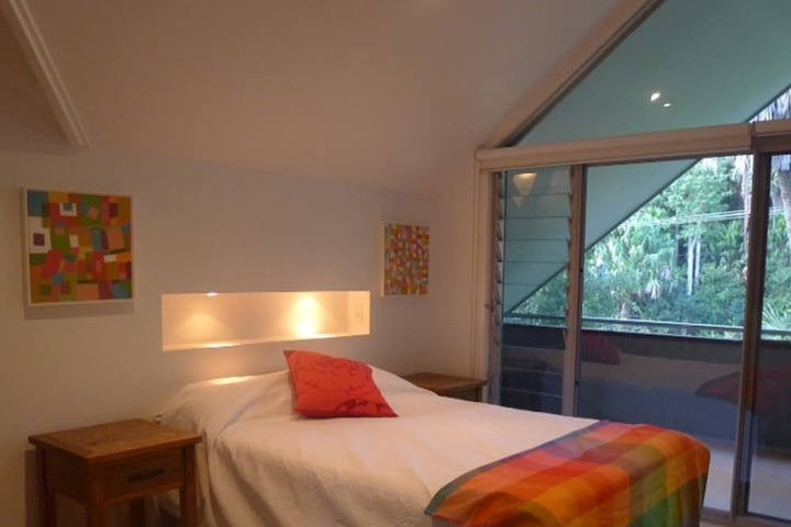 Room 6 of 15