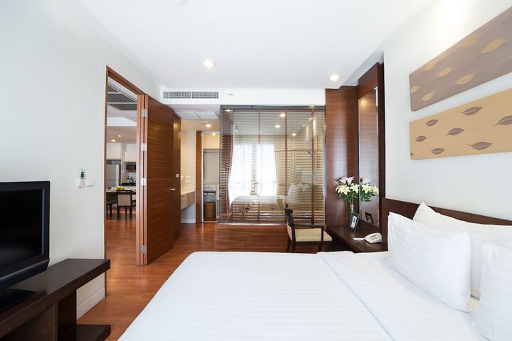 Room 13 of 160