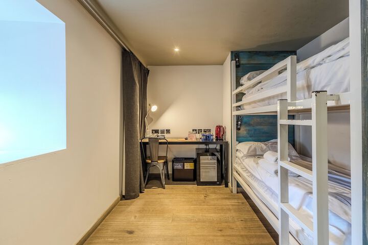 Room 64 of 112