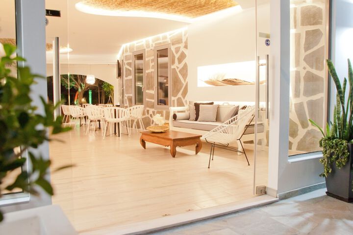 Guest Lobby