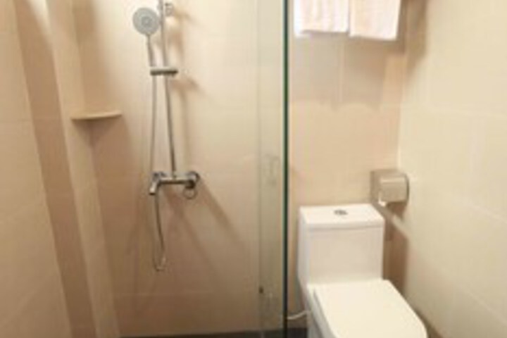 Room 7 of 34
