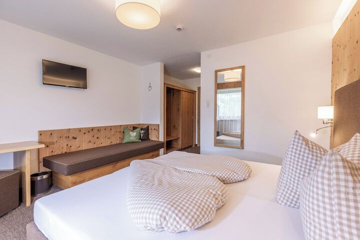 Room 12 of 39