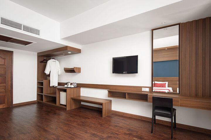 Room 15 of 42