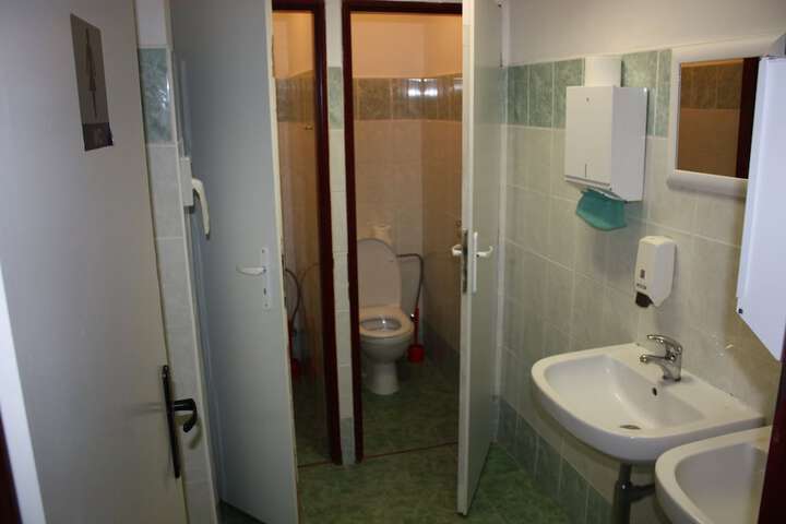 Room 16 of 42
