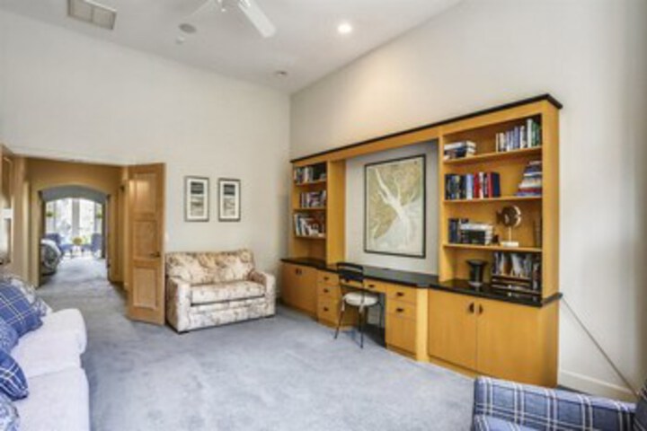 Room 26 of 62