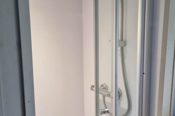 Room 6 of 11