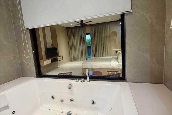 Room 49 of 103