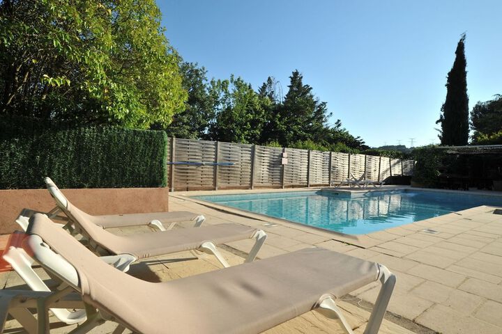Pool 18 of 61