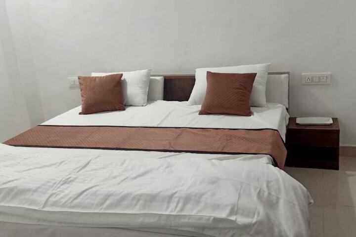 Room 2 of 12