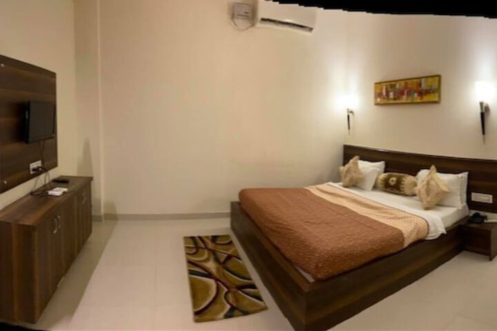 Room 19 of 28