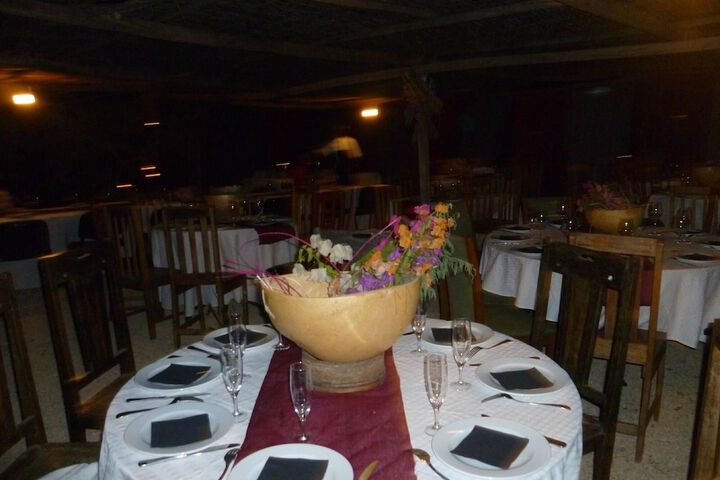 Dining 2 of 7