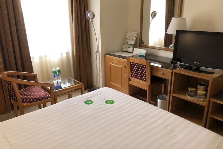 Room 11 of 49