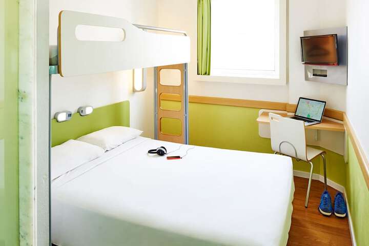 Room 14 of 34