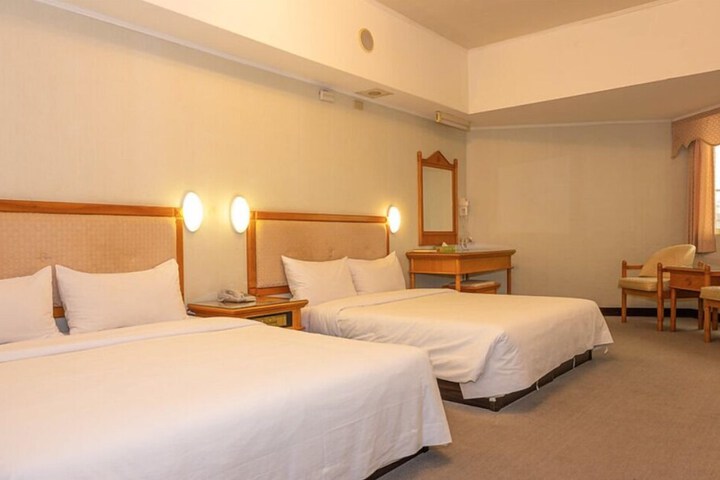 Room 15 of 49