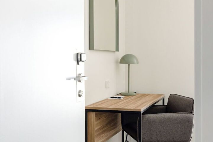 Room 8 of 35
