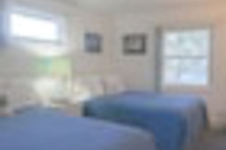 Room 119 of 663