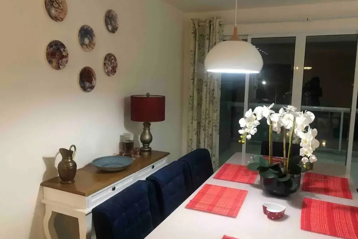 Room 8 of 25