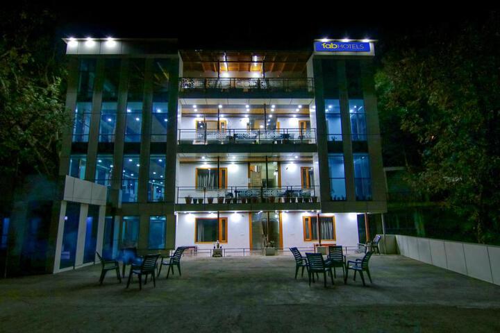 FabHotel Prime Olive Lake View