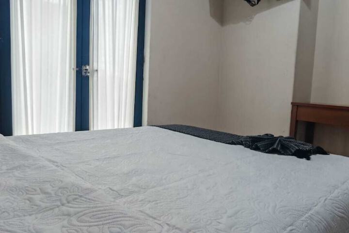 Room 72 of 242