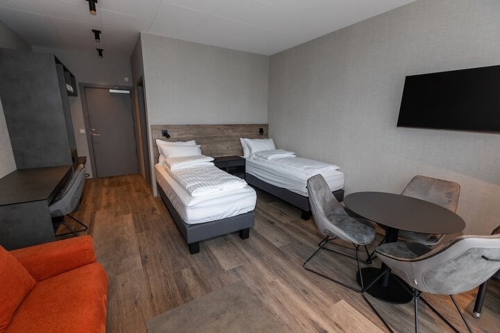 Room 9 of 21