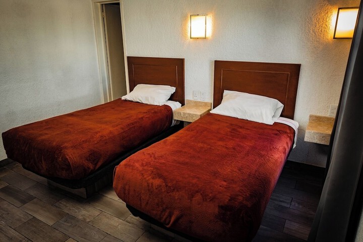 Room 4 of 55